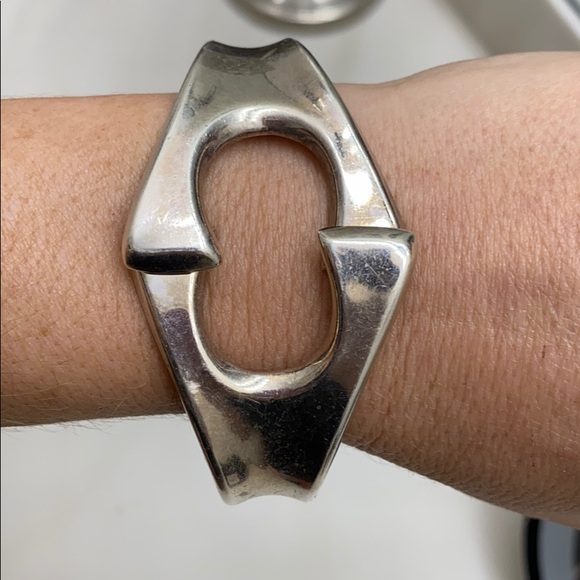 Vintage Heavy Sterling Silver Clamper Bracelet - Picture 4 of 8